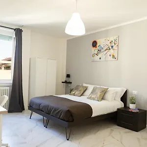 https://santa-marta-apartments.it-lombardy.com
